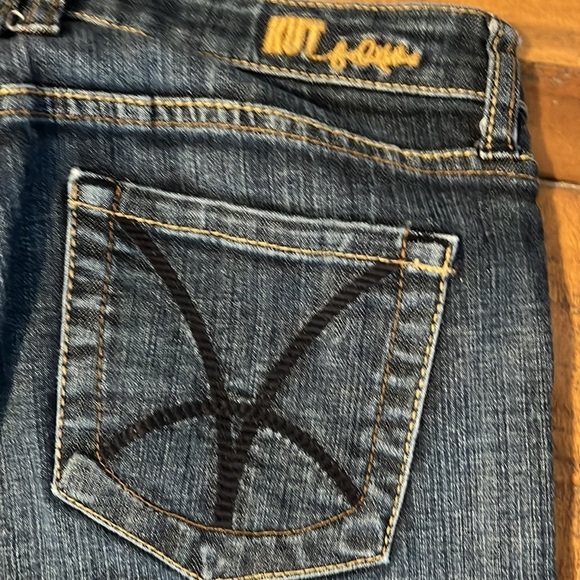 KUT from the Kloth jeans size 6, bootcut, some frayed hems, good condition - Picture 6 of 7